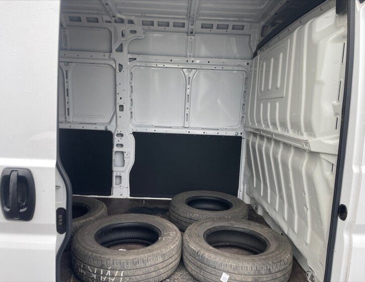 Opel Movano Skříň 2,2 l 121 kw