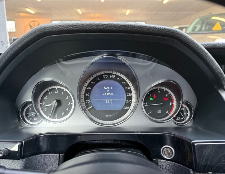 Mercedes-Benz Třídy E Kombi 2,1 l 100 kw