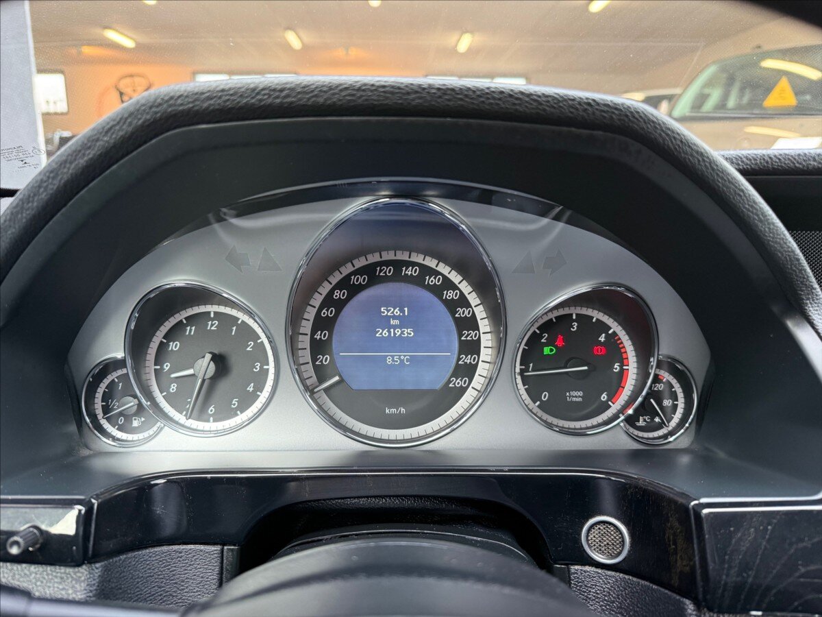 Mercedes-Benz Třídy E Kombi 2,1 l 100 kw