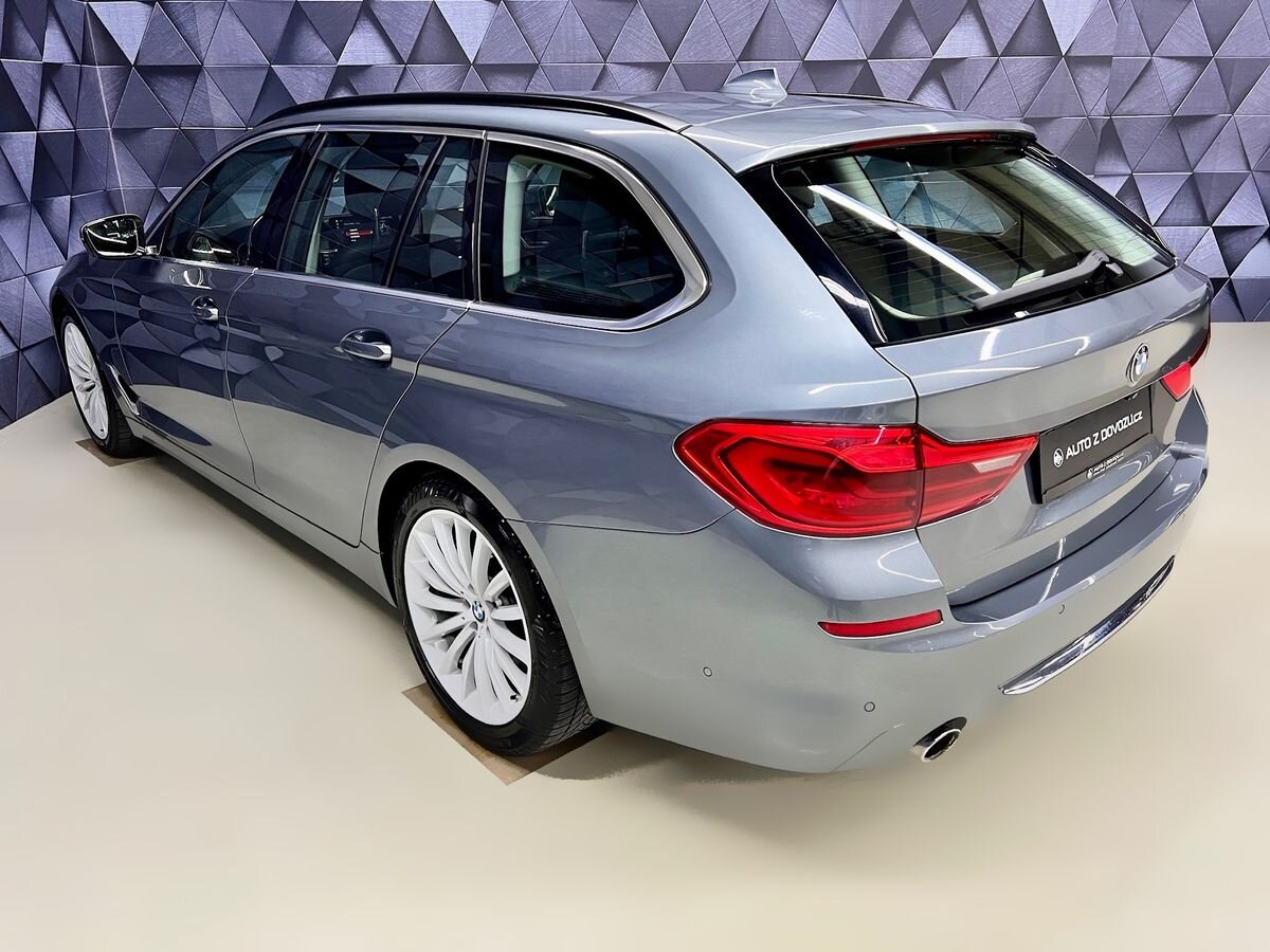 BMW Řada 5 Kombi 3,0 l 195 kw