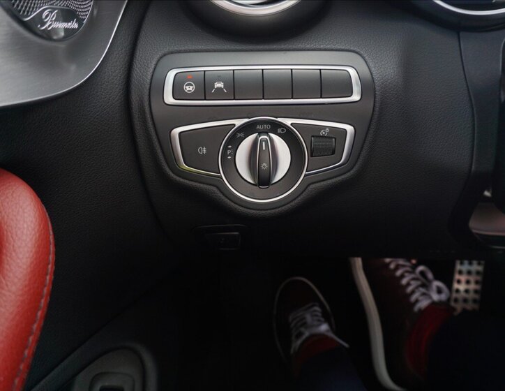 Mercedes-Benz Třídy C Kabriolet 2,0 l 190 kw