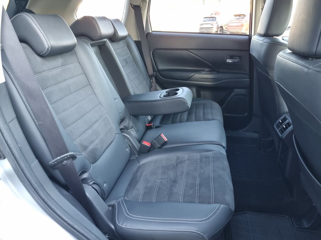 Mitsubishi Outlander SUV / Terénní 2,0 l 110 kw