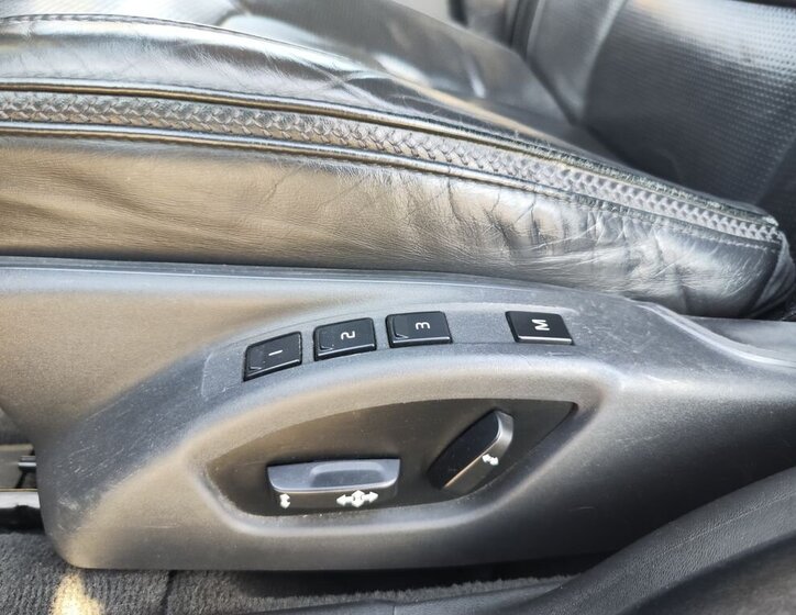 Volvo XC70 Kombi 2,4 l 151 kw