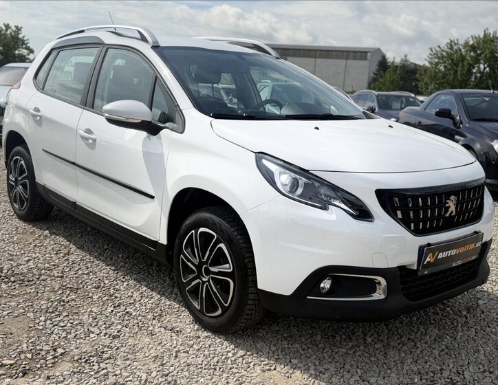 Peugeot 2008 SUV / Terénní 1,2 l 61 kw