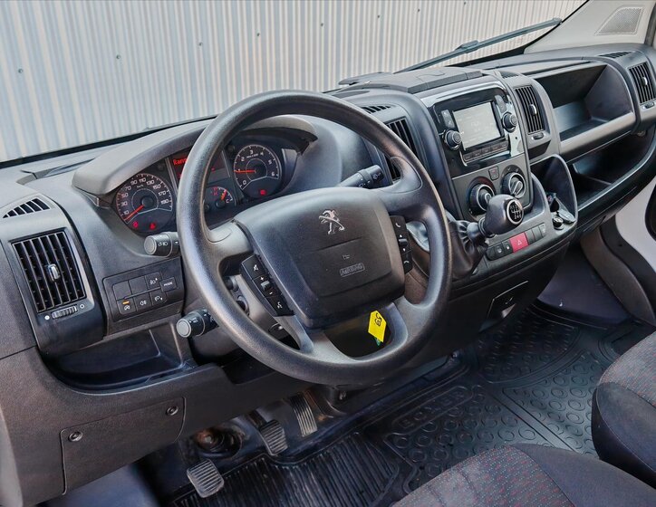 Peugeot Boxer Skříň 2,2 l 121 kw