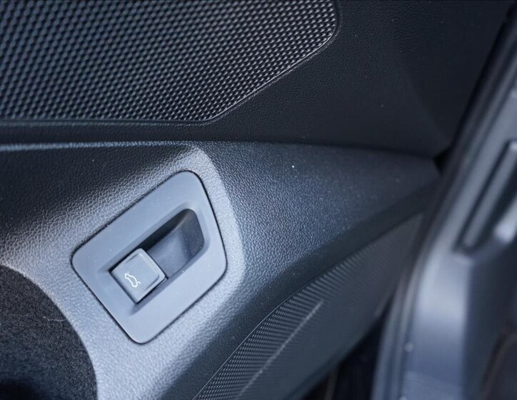 Volkswagen Passat Sedan / Limuzína 2,0 l 176 kw