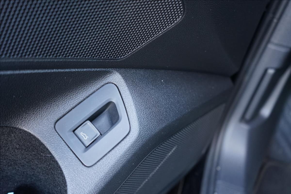 Volkswagen Passat Sedan / Limuzína 2,0 l 176 kw