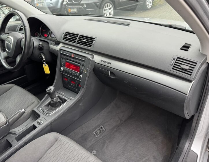 Audi A4 Kombi 2,0 l 103 kw