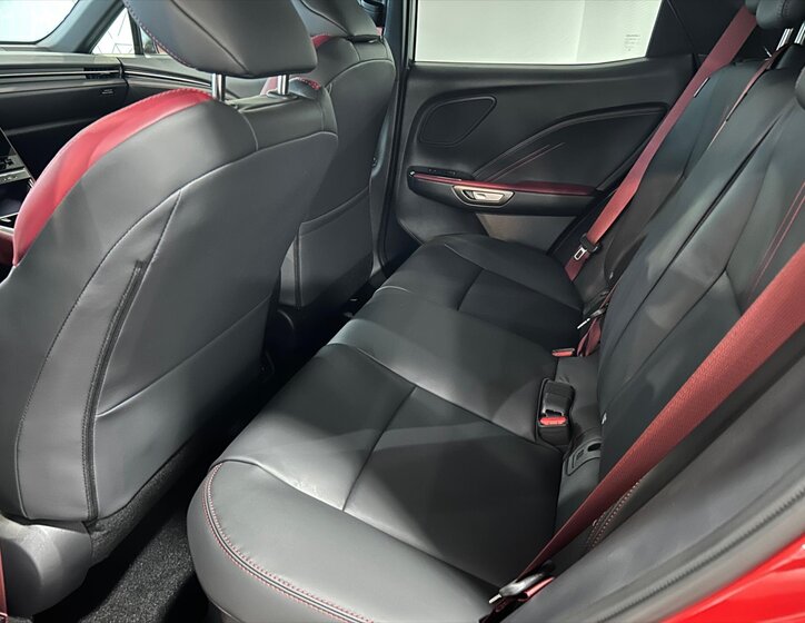 Lexus LBX SUV / Terénní 1,5 l 100 kw