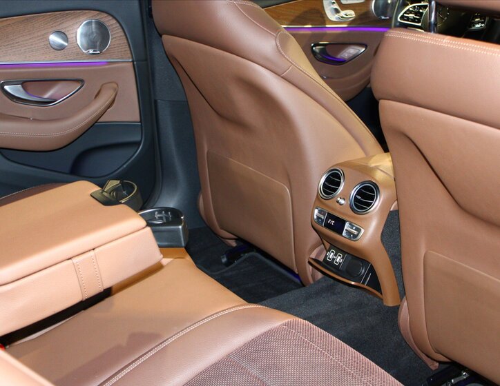 Mercedes-Benz Třídy E Sedan / Limuzína 1,6 l 118 kw