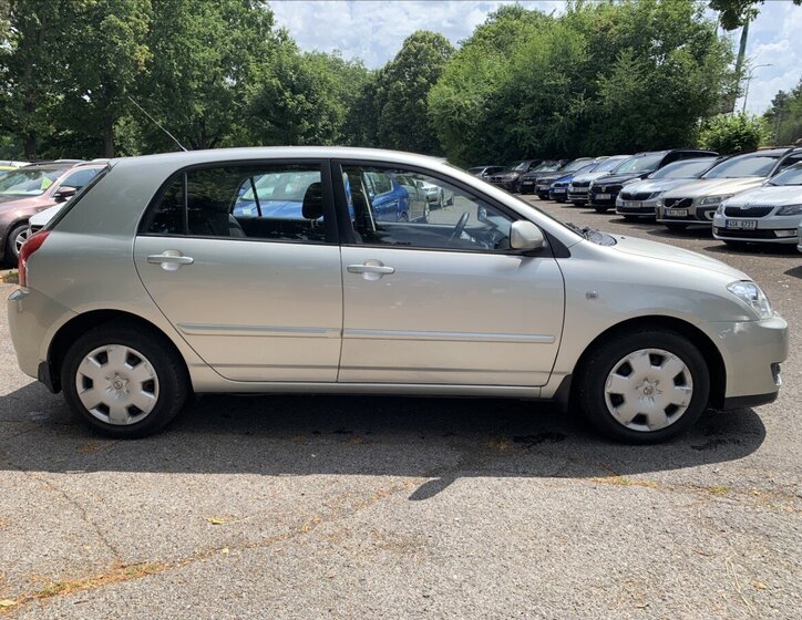 Toyota Corolla 4