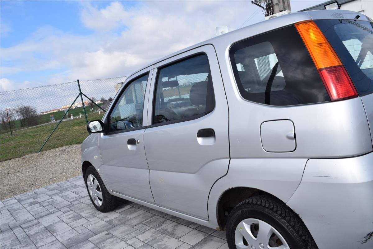 Subaru Justy Hatchback 1,3 l 66 kw