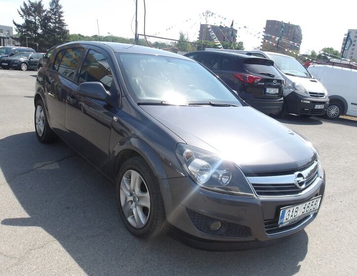 Opel Astra Hatchback 1,4 l 66 kw