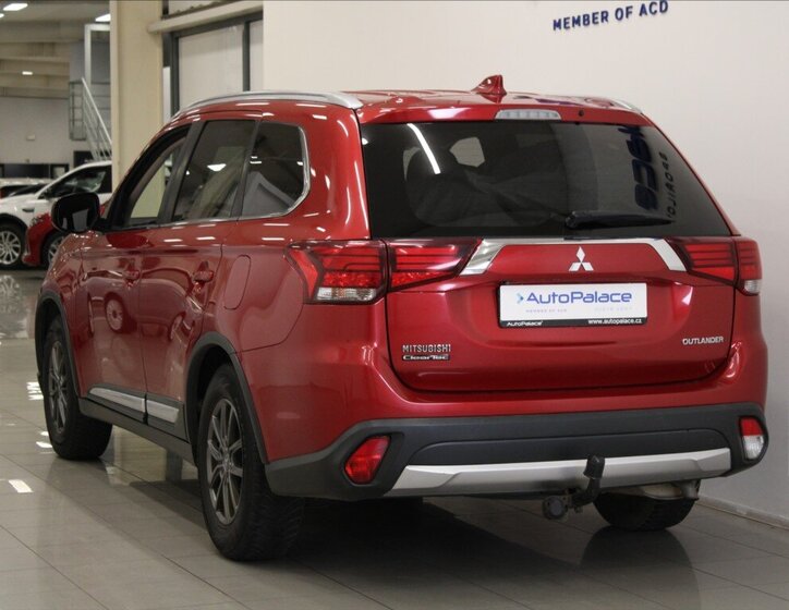 Mitsubishi Outlander SUV 2,0 l 110 kw