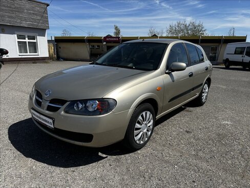 Nissan Almera Hatchback 1,5 l 72 kw