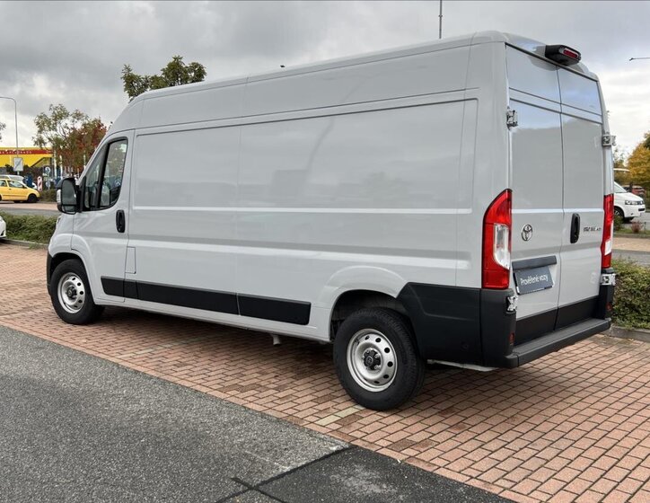 Toyota ProAce VAN-Minibus 2,2 l 132 kw