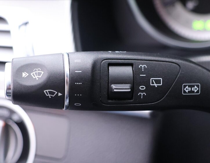 Mercedes-Benz Třídy E Kombi 3,0 l 185 kw