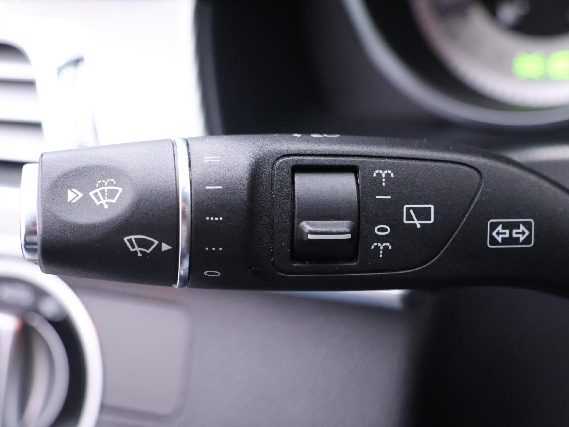 Mercedes-Benz Třídy E Kombi 3,0 l 185 kw