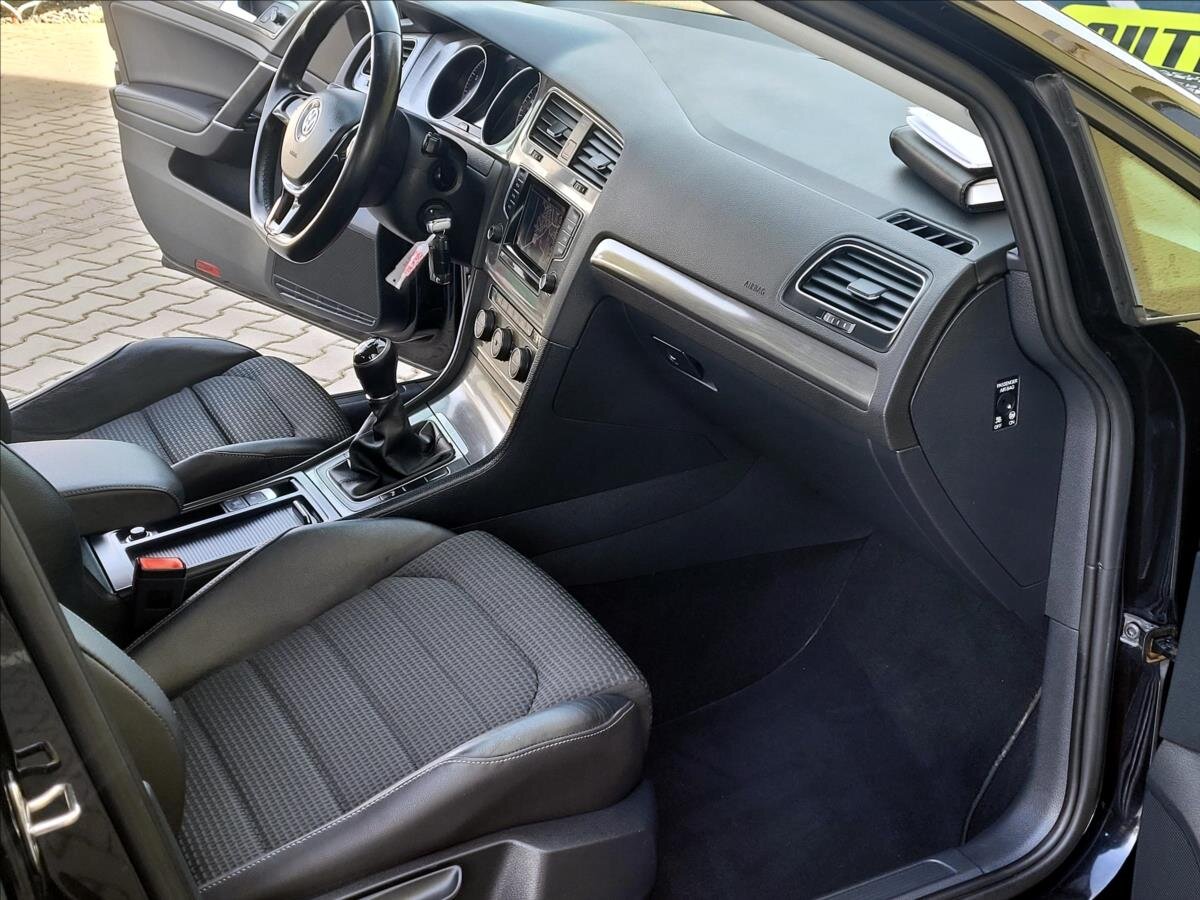 Volkswagen Golf Hatchback 1,2 l 63 kw