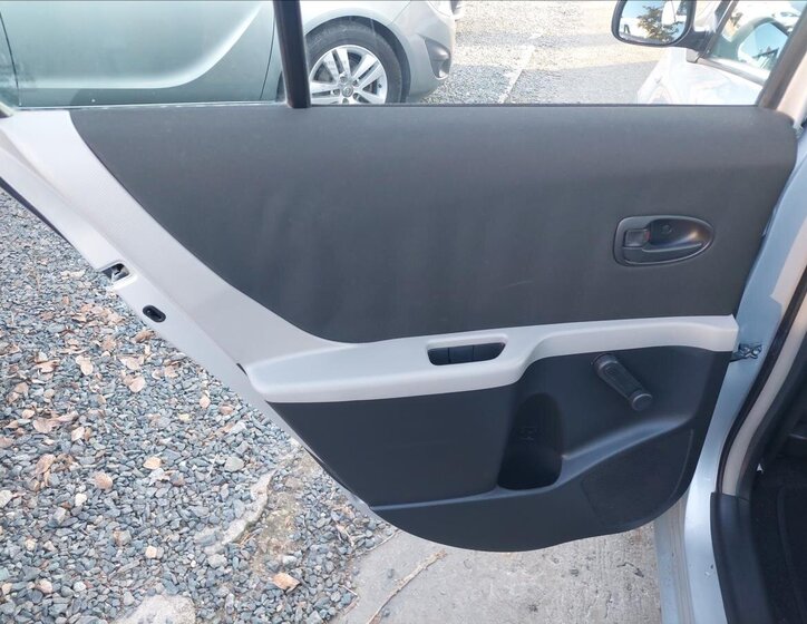 Toyota Yaris Hatchback 998,0 50 kw