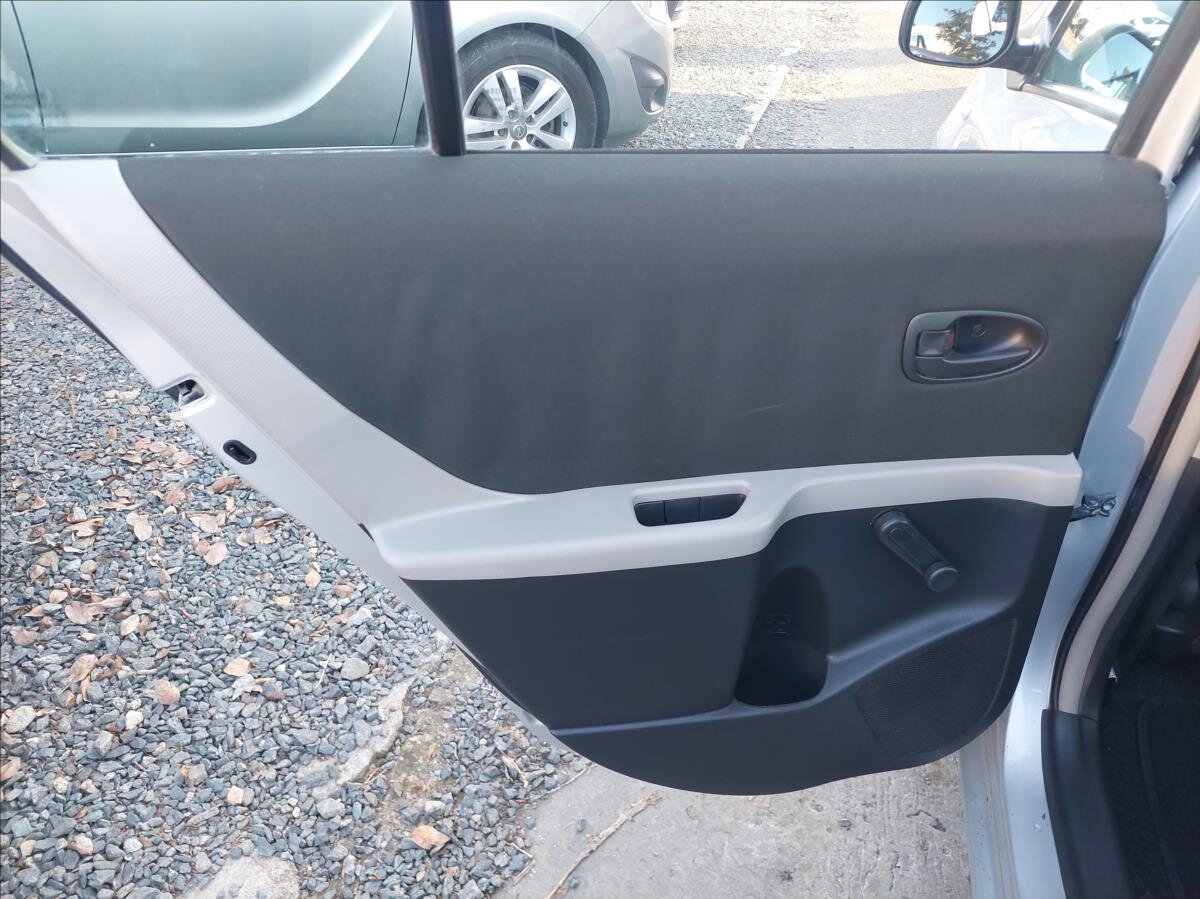 Toyota Yaris Hatchback 998,0 50 kw