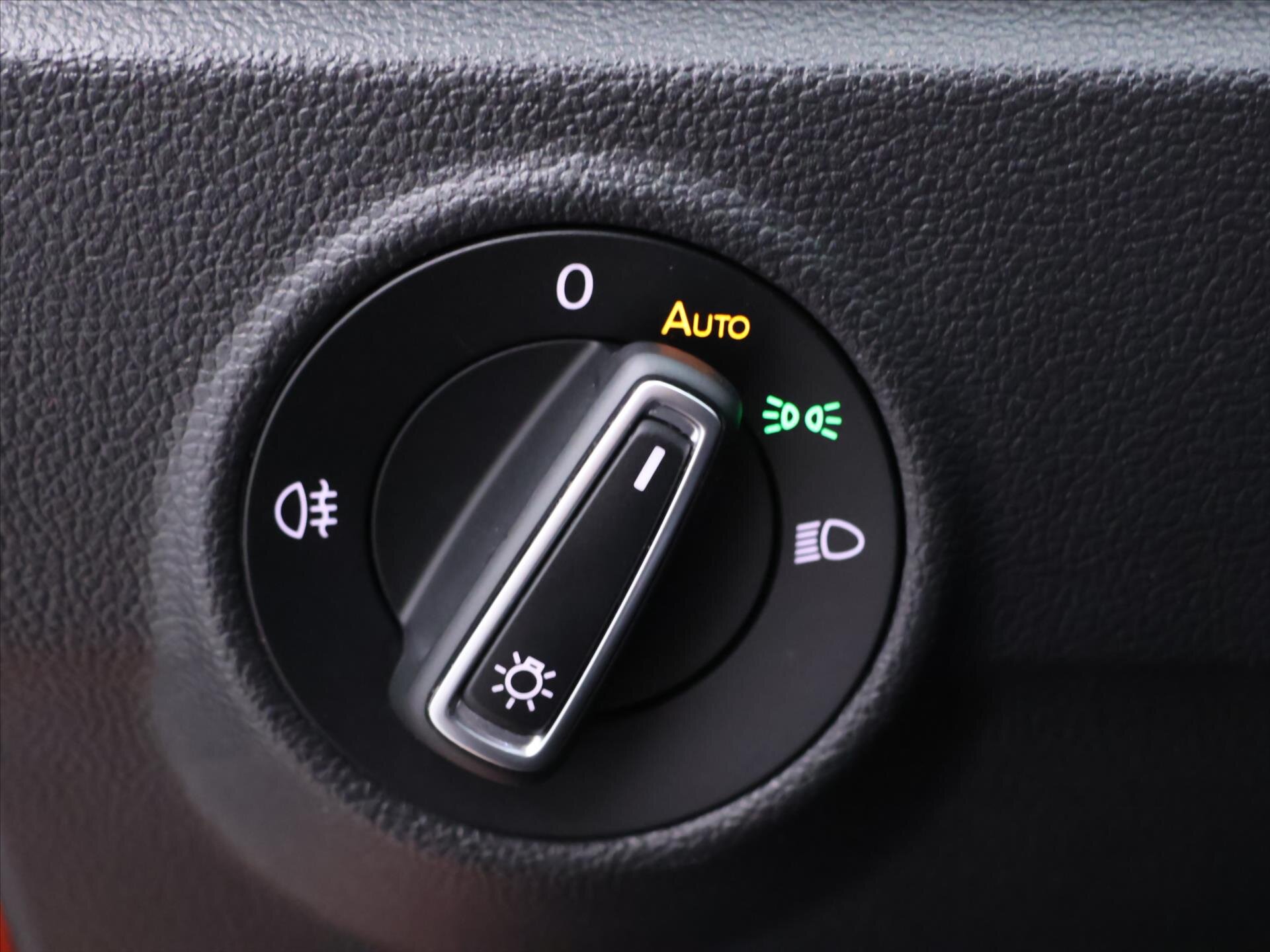 Volkswagen T-Roc SUV 1,5 l 110 kw