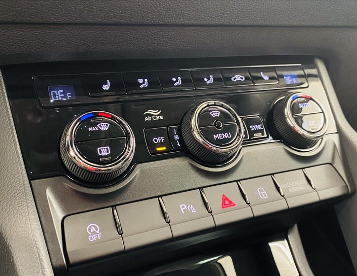 Škoda Karoq SUV / Terénní 1,5 l 110 kw