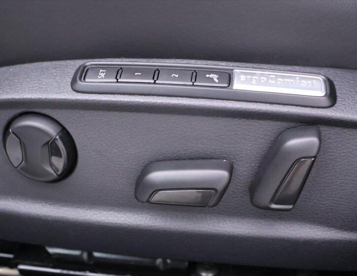 Volkswagen Passat Kombi 1,5 l 110 kw