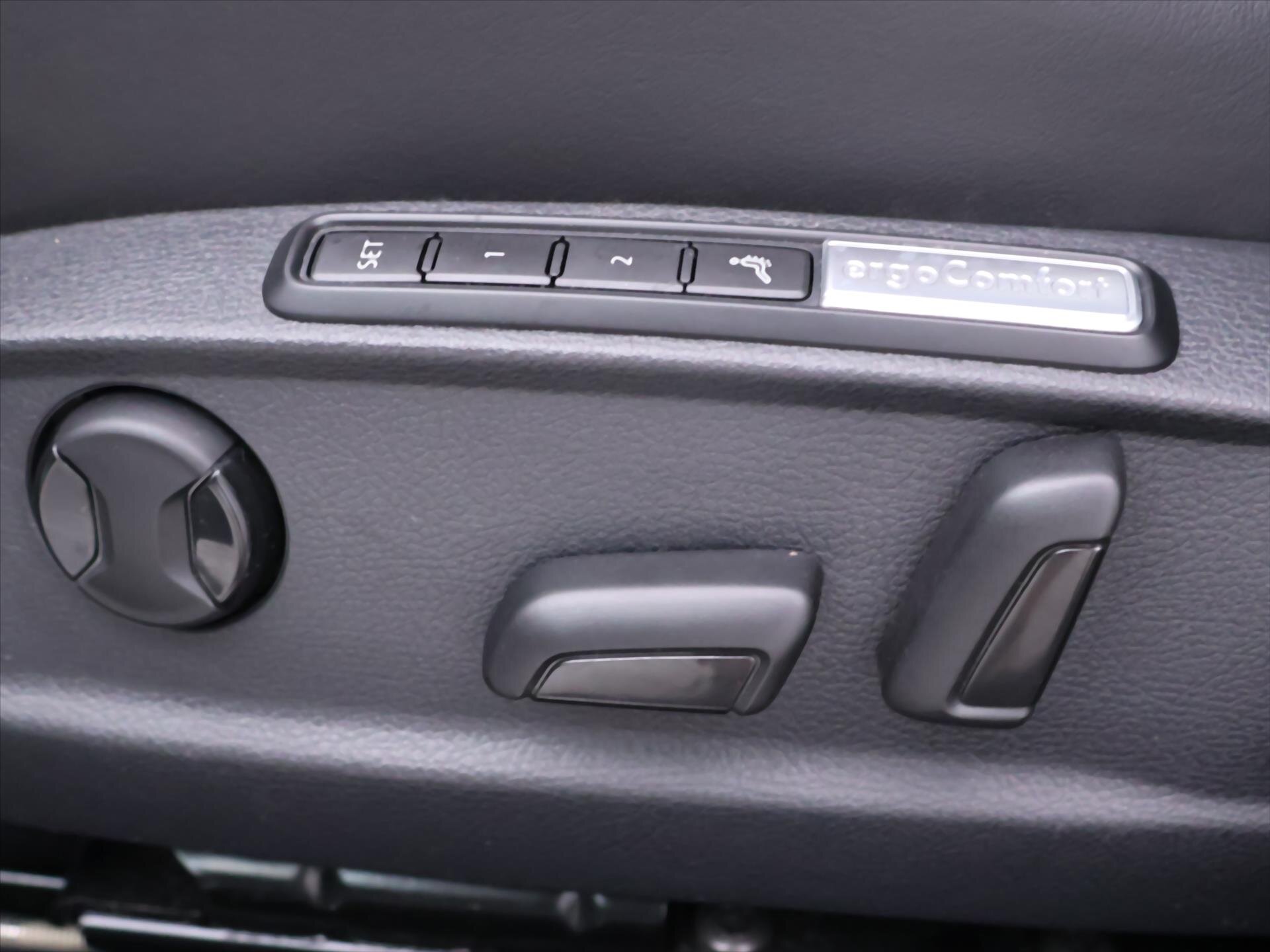 Volkswagen Passat Kombi 1,5 l 110 kw