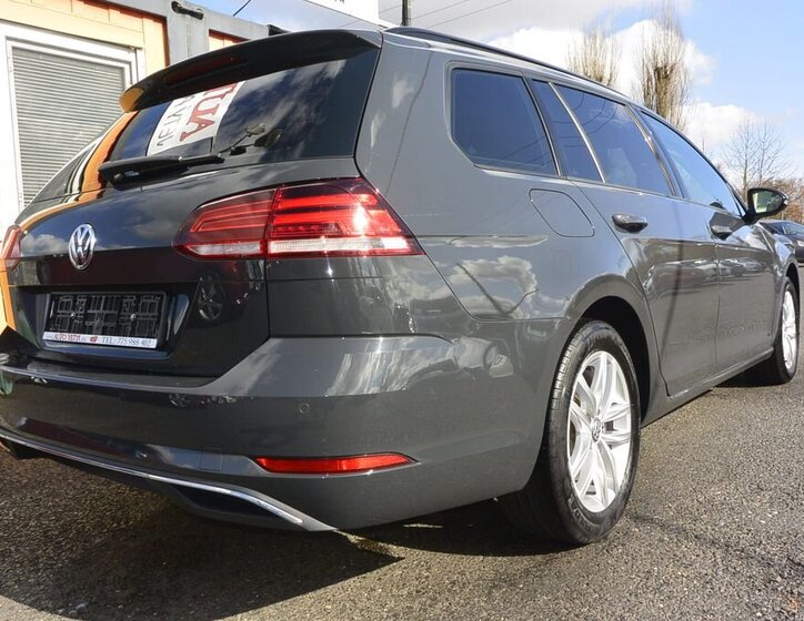 Volkswagen Golf Kombi 2,0 l 110 kw