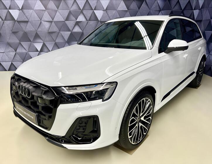 Audi Q7 1
