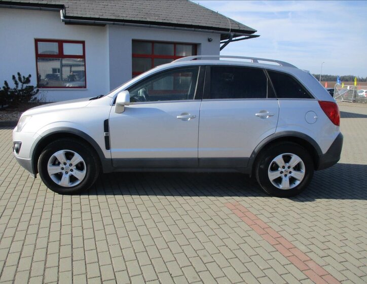 Opel Antara SUV / Terénní 2,2 l 120 kw