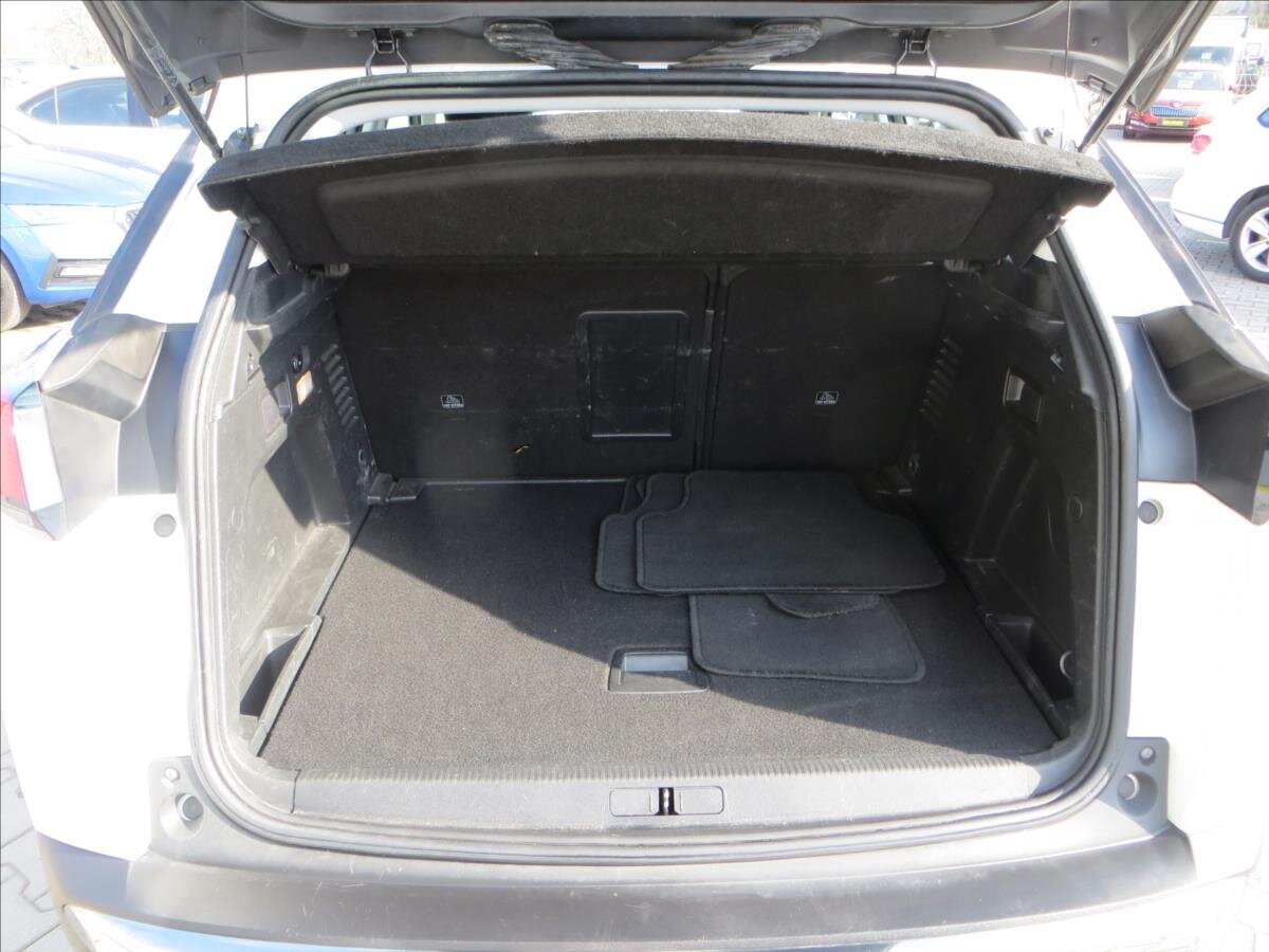 Peugeot 3008 SUV / Terénní 1,5 l 96 kw