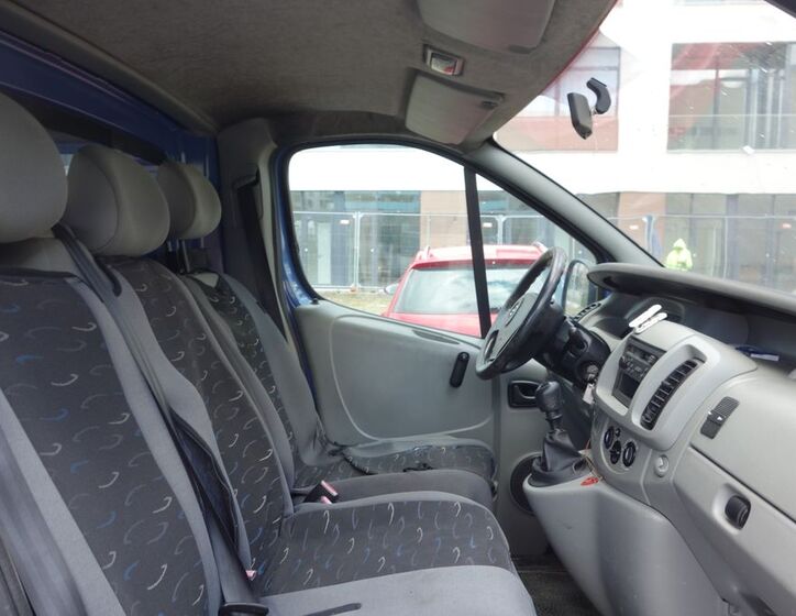 Opel Vivaro 21