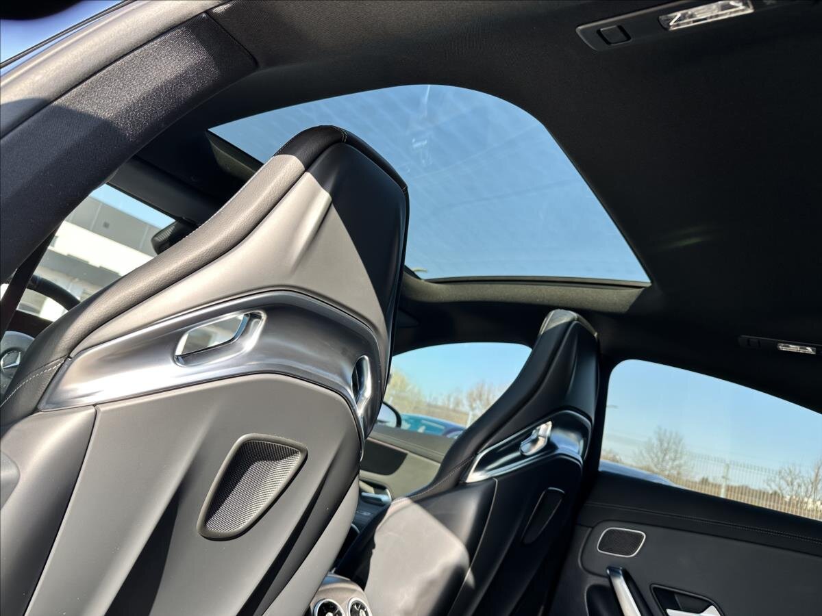 Mercedes-Benz CLA Kupé 2,0 l 310 kw