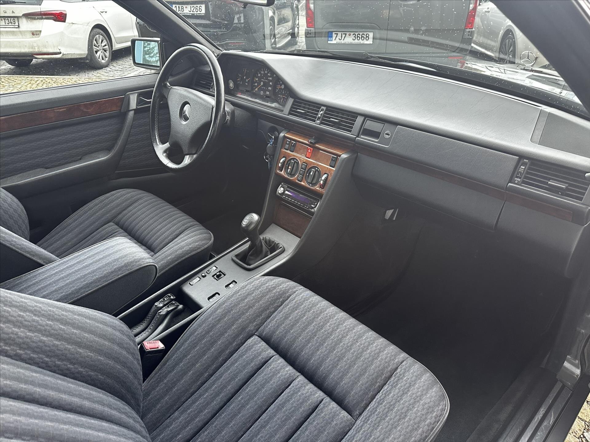 Mercedes-Benz 124 Kupé 1,9 l 100 kw