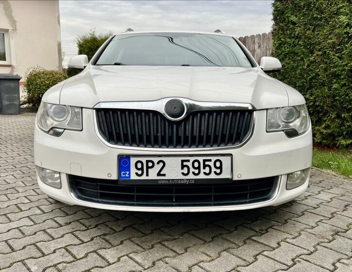 Škoda Superb 8