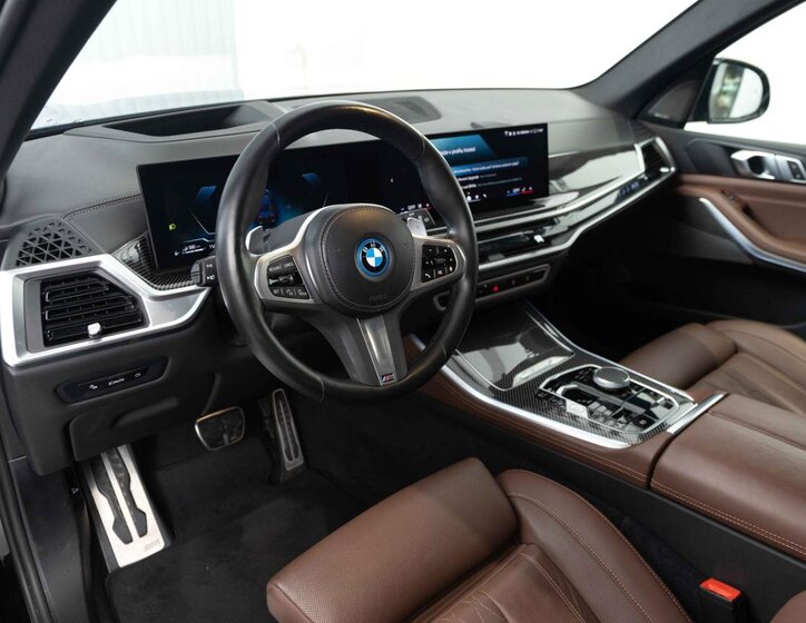 BMW X5 SUV / Terénní 3,0 l 360 kw