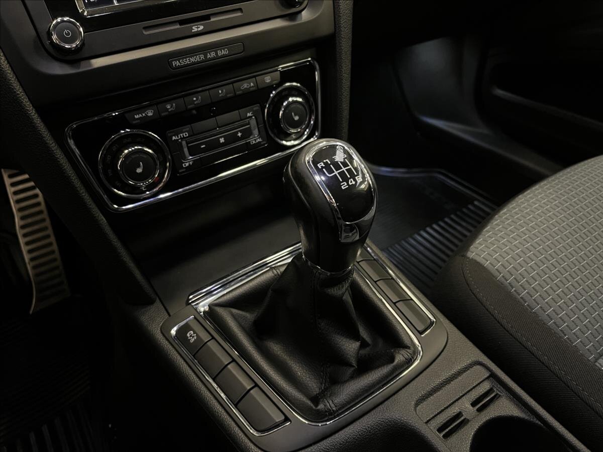 Škoda Superb Liftback 2,0 l 103 kw