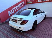 Mercedes-Benz Třídy E 8