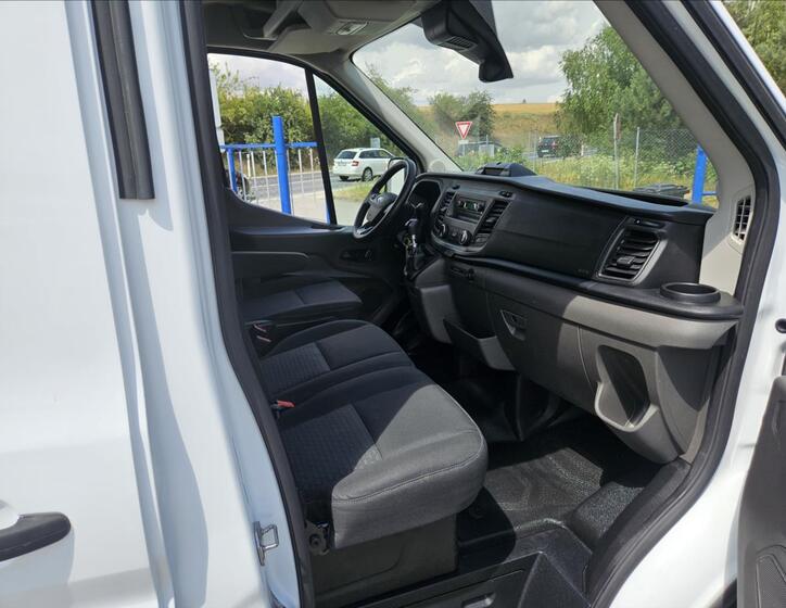 Ford Transit 8