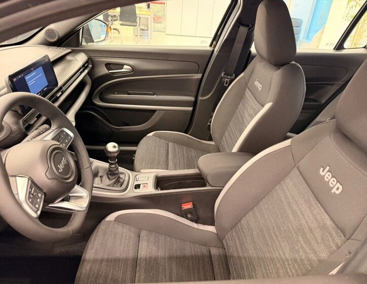 Jeep Avenger Hatchback 1,2 l 74 kw