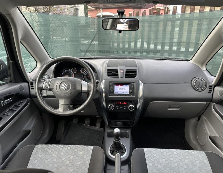 Suzuki SX4 Hatchback 1,6 l 88 kw