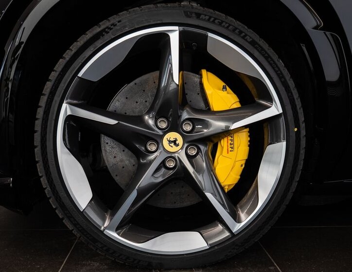 Ferrari Ostatní SUV 6,5 l 529 kw