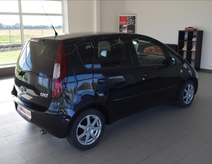 Mitsubishi Colt 5