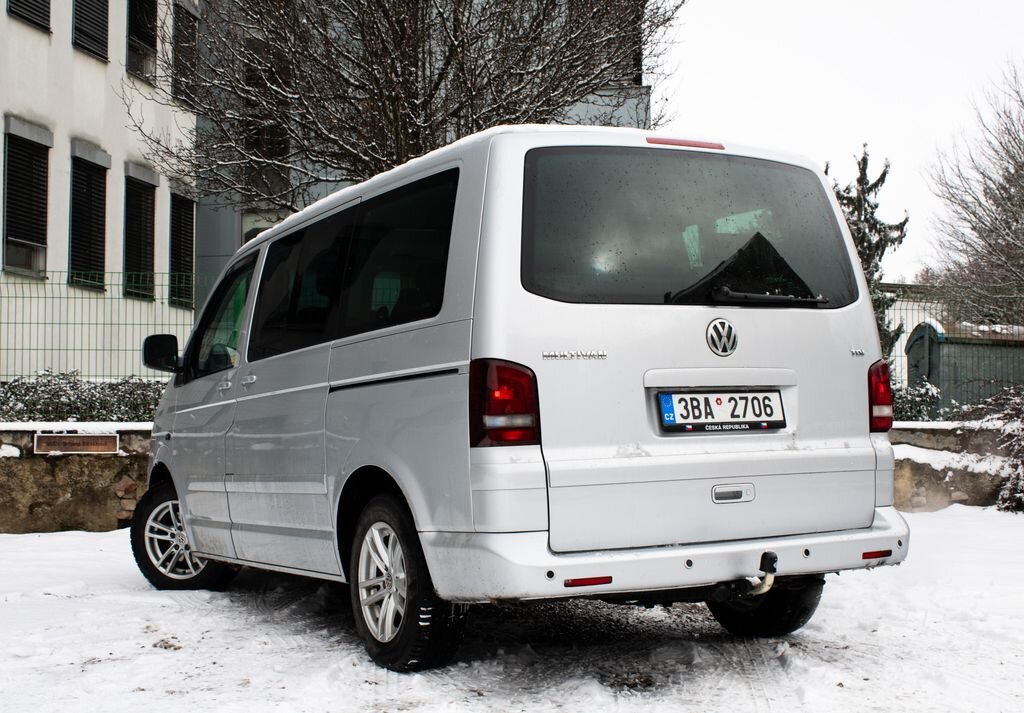 Volkswagen Ostatní VAN-Minibus 2,5 l 128 kw