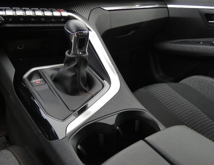 Peugeot 5008 SUV / Terénní 1,2 l 96 kw