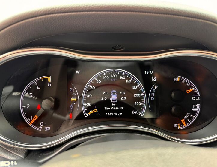 Jeep Grand Cherokee 24