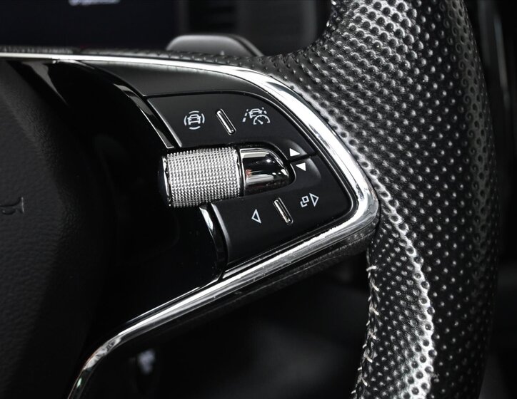 Škoda Kodiaq SUV / Terénní 1,5 l 110 kw