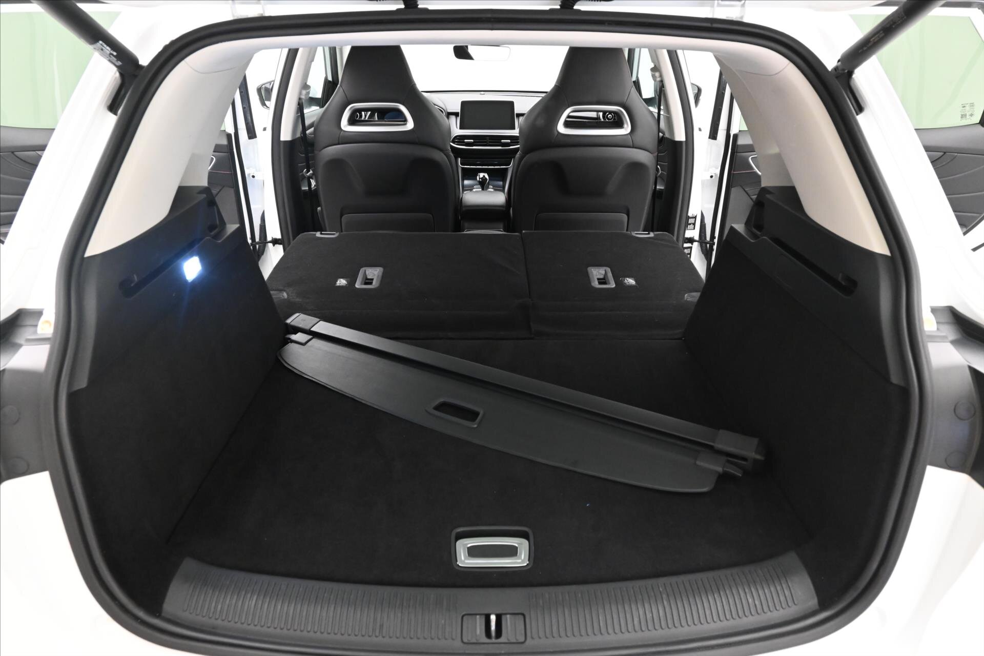 MG EHS SUV / Terénní 1,5 l 119 kw